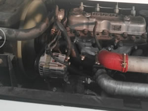  Esta esteira possui um motor Isuzu C240 e caixa de engrenagem da Okamura