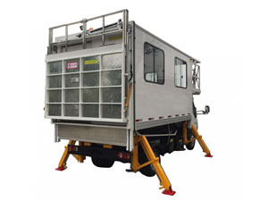 Ambulift (caminhão com elevador para deficientes físicos)